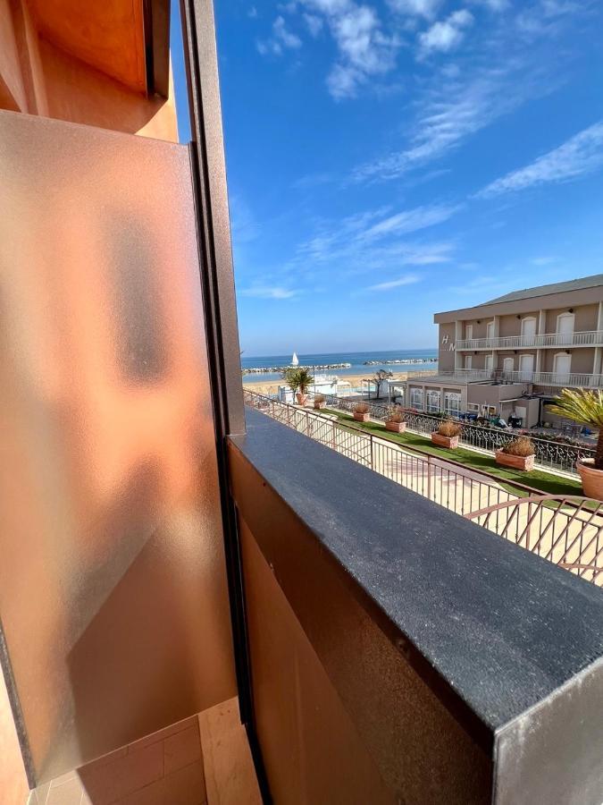 Hotel Giorgetti Orange Bellaria-Igea Marina Exterior foto